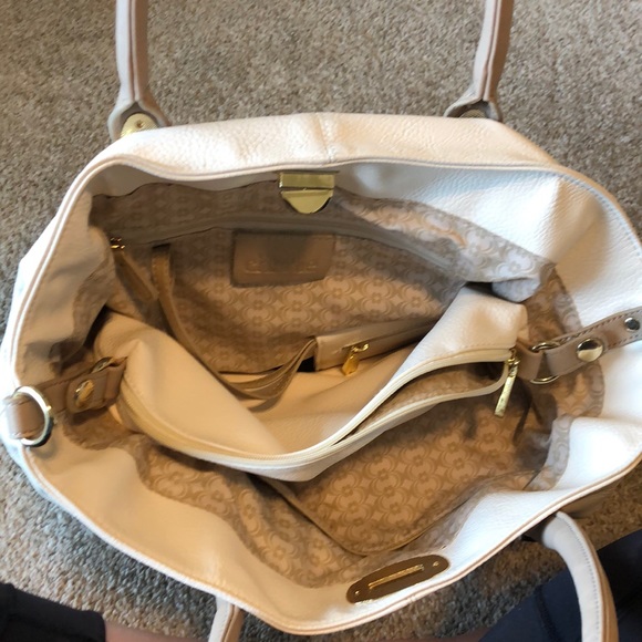 Cream tote with removeable insert and wristlet - Picture 9 of 9